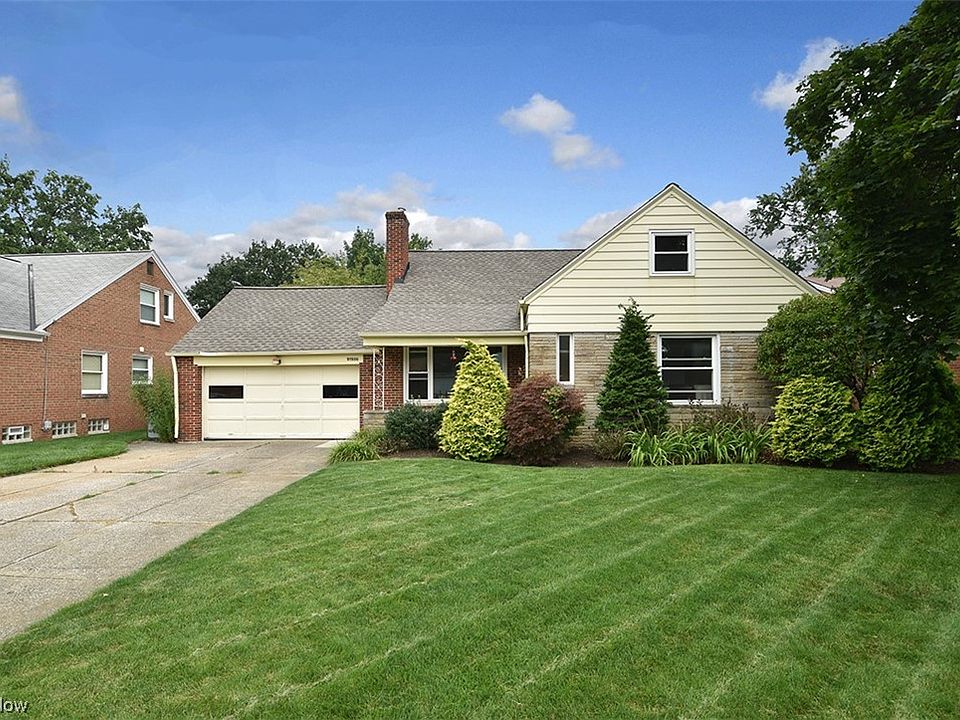 1st image of 21250 Cromwell Ave