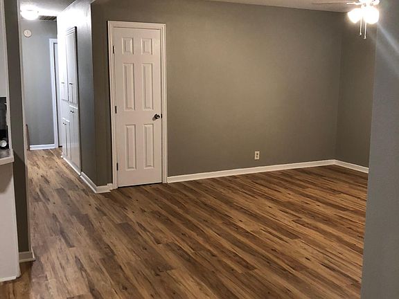 3rd image of 31 Holly Ln