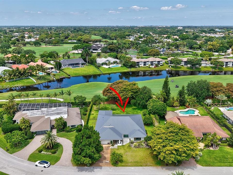 1st image of 712 Pine Lake Dr