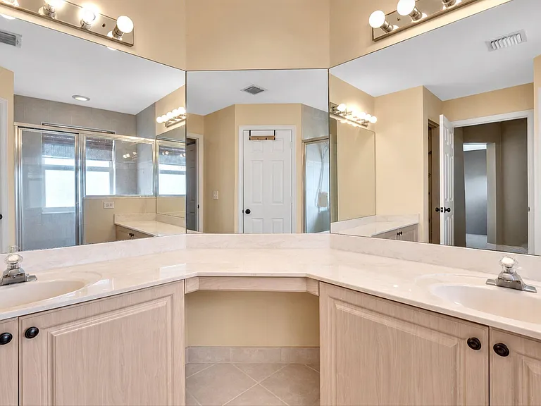 7145 Crescent Creek Way — Photo 48