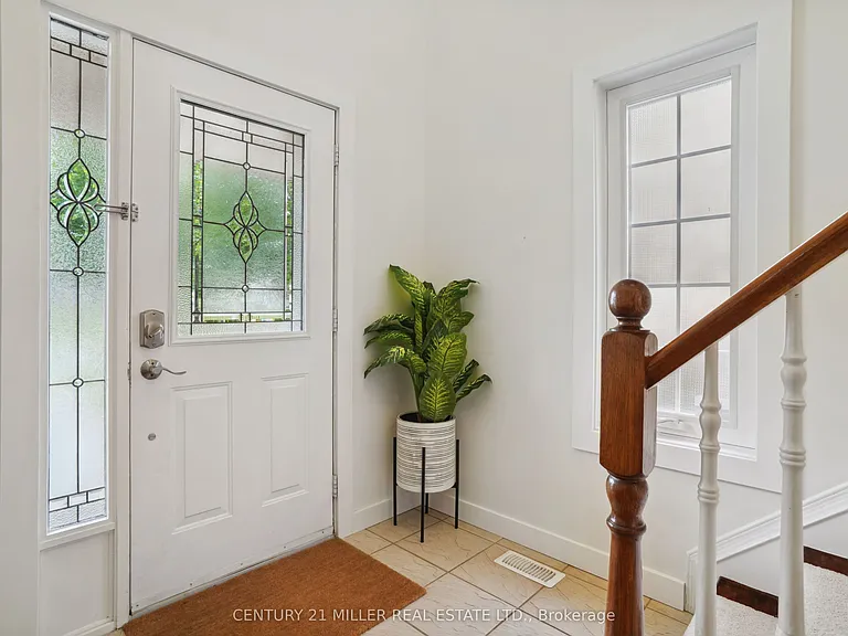 1383 Tobyn Dr — Photo 4