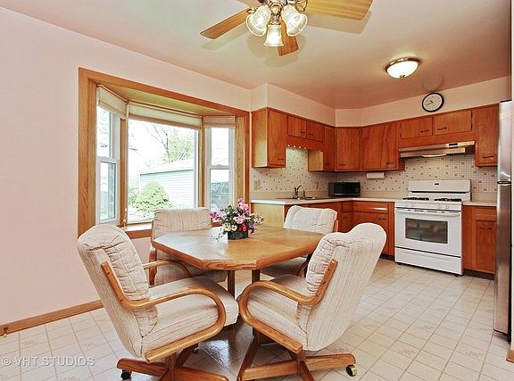 3rd image of 33192 N Park St