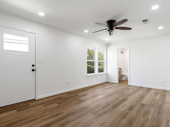 5th image of 2034 1st Ave W