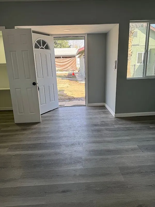 2 bed, 1.0 bath, 850 sqft, $1,900 — Photo 1