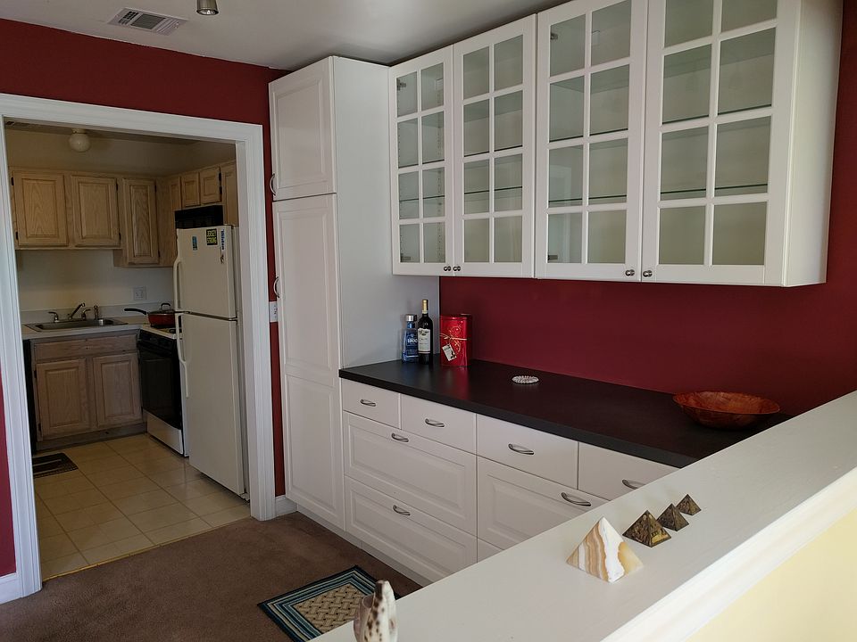Dining area & Kitchen Entry