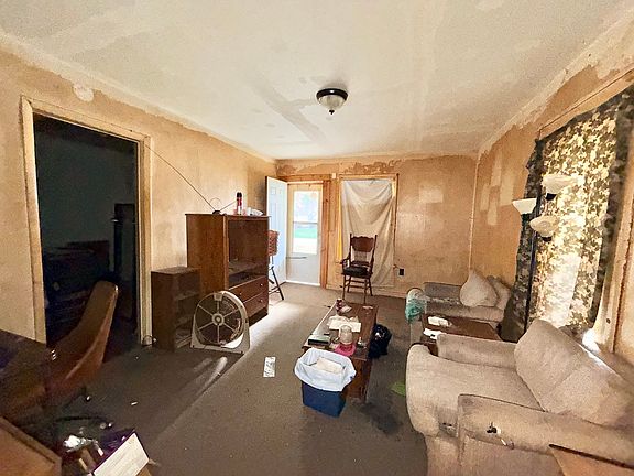 4th image of 2180 S 17th St