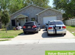 821 Pangburn St, Grand Prairie, TX 75051