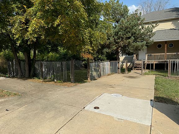 2nd image of 2929 Mersington Ave #3B-1BA-1250SQFT