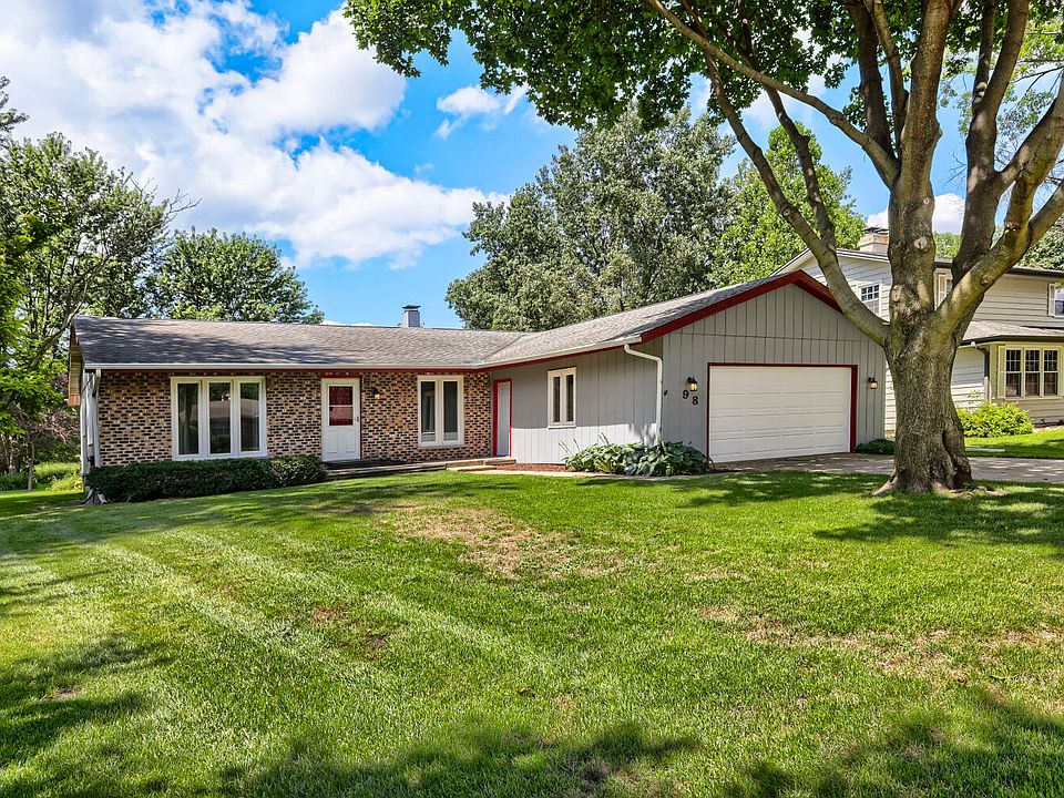 1st image of 98 Brookside Dr