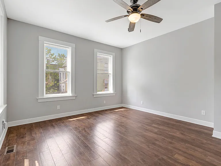2724 Glendora Ave — Photo 17