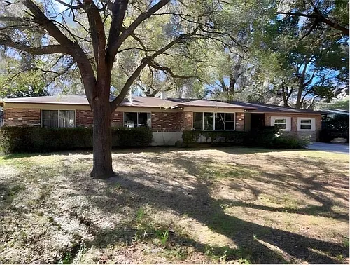 3735 SW 2nd Pl Photo 1
