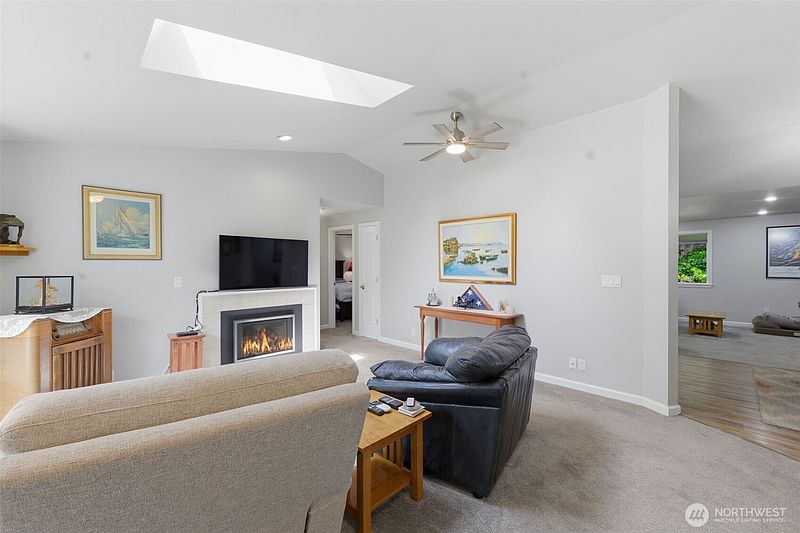 4th image of 1267 Lidstrom Road SE