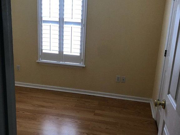 4th image of 3311 Moseley Dr #A