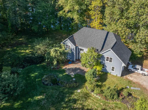 12 LeClair Drive, Hudson, NH 03051