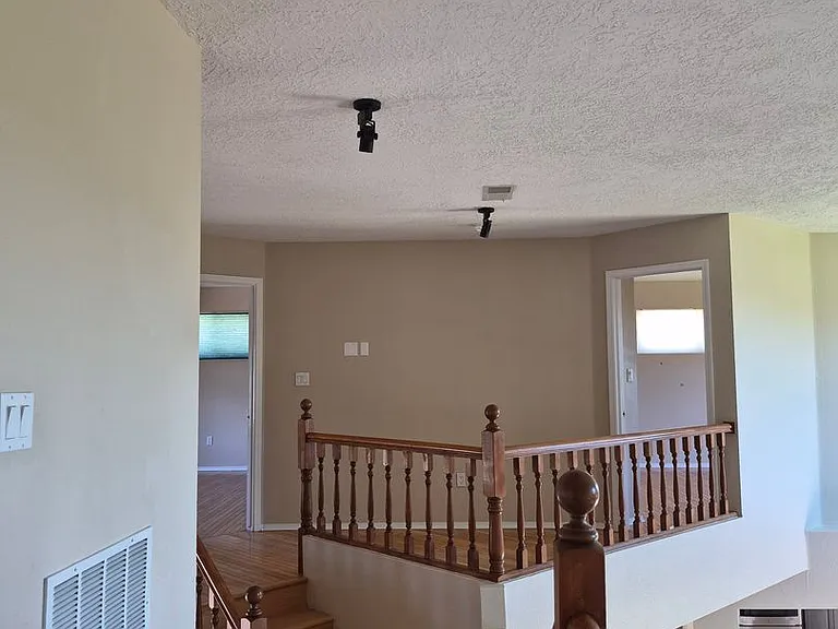 9121 Ridgefield Ave NE — Photo 57