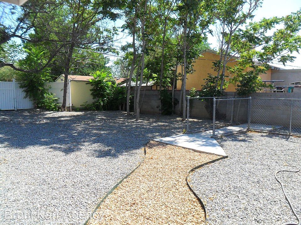 1st image of 8004 Fruit Ave NE