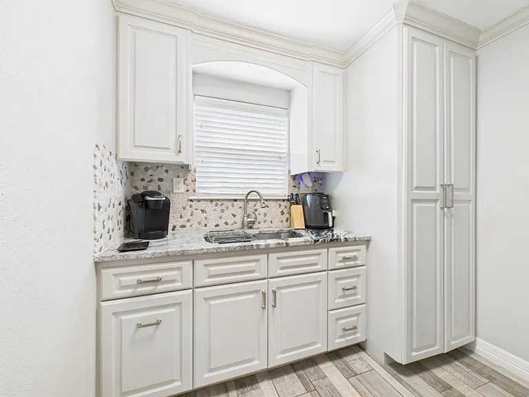 810 Milwaukee St #STUDIO — Photo 8