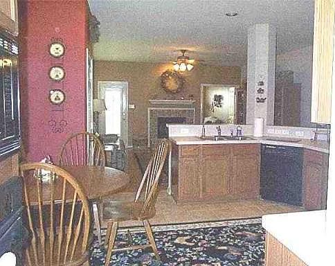 2nd image of 528 N THURBER DR