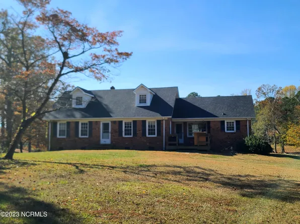 595 Happy Valley Road, Elizabethtown, NC 28337