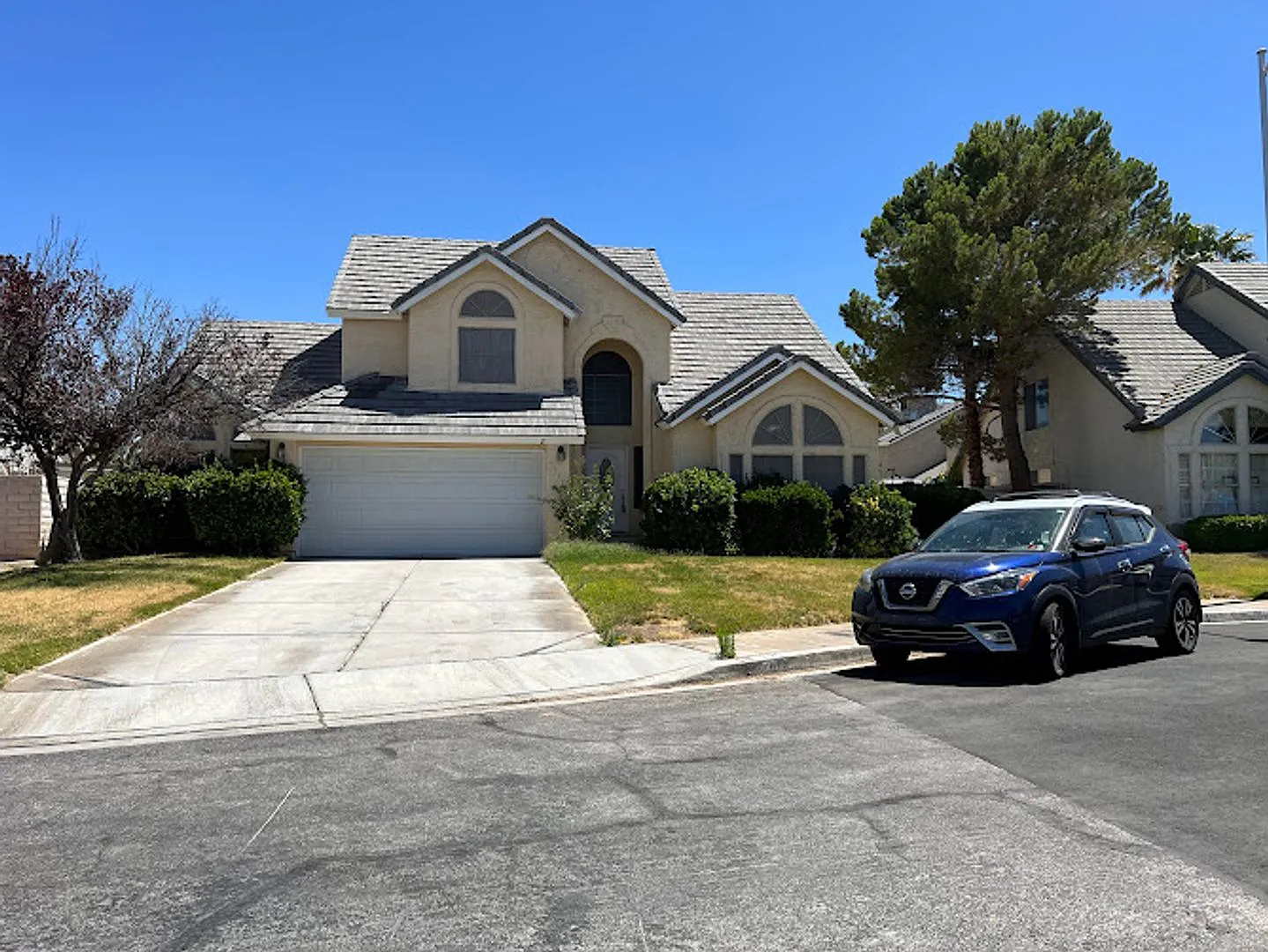 Custom 3 bedroom home with master bedroom downstairs! — Photo 1