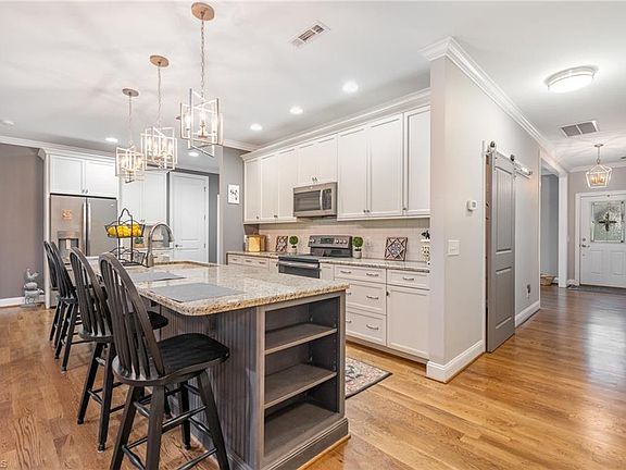 5th image of 125 Drayton Ct