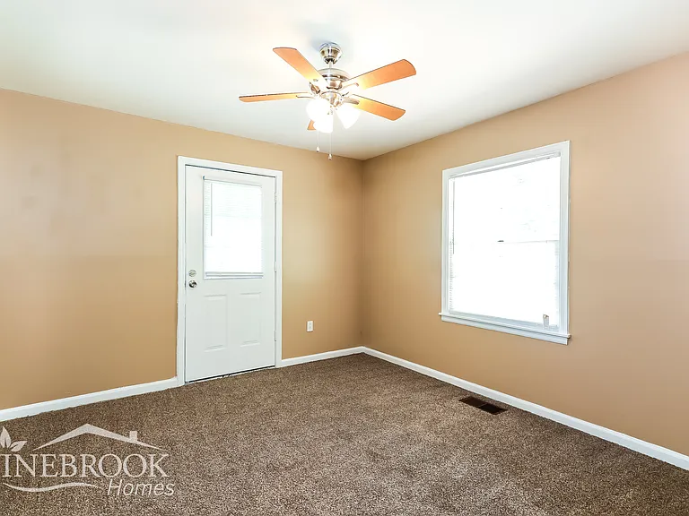 145 Grainger Dr — Photo 12