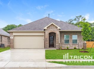 209 Post Oak St, Azle, TX 76020