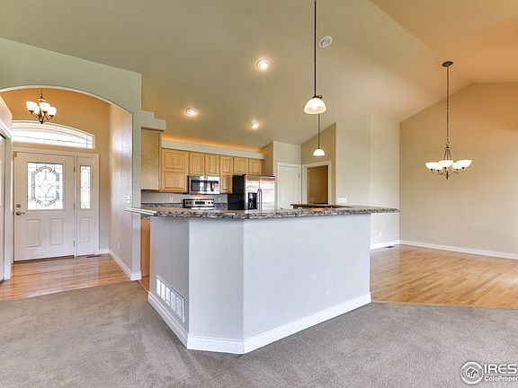 5th image of 237 S Mountain View Dr