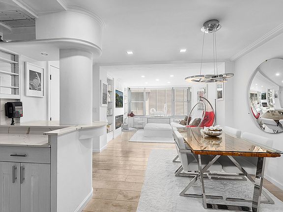 5th image of 117 E 57th St APT 20G