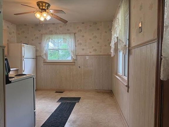 5th image of 2712 Brown St