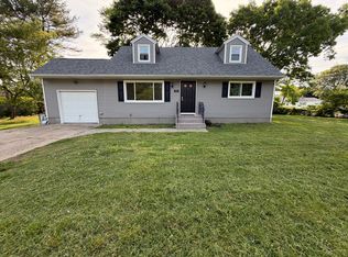 44 Pine Tree Dr, Shirley, NY 11967
