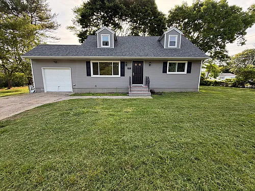 44 Pine Tree Dr Photo 1
