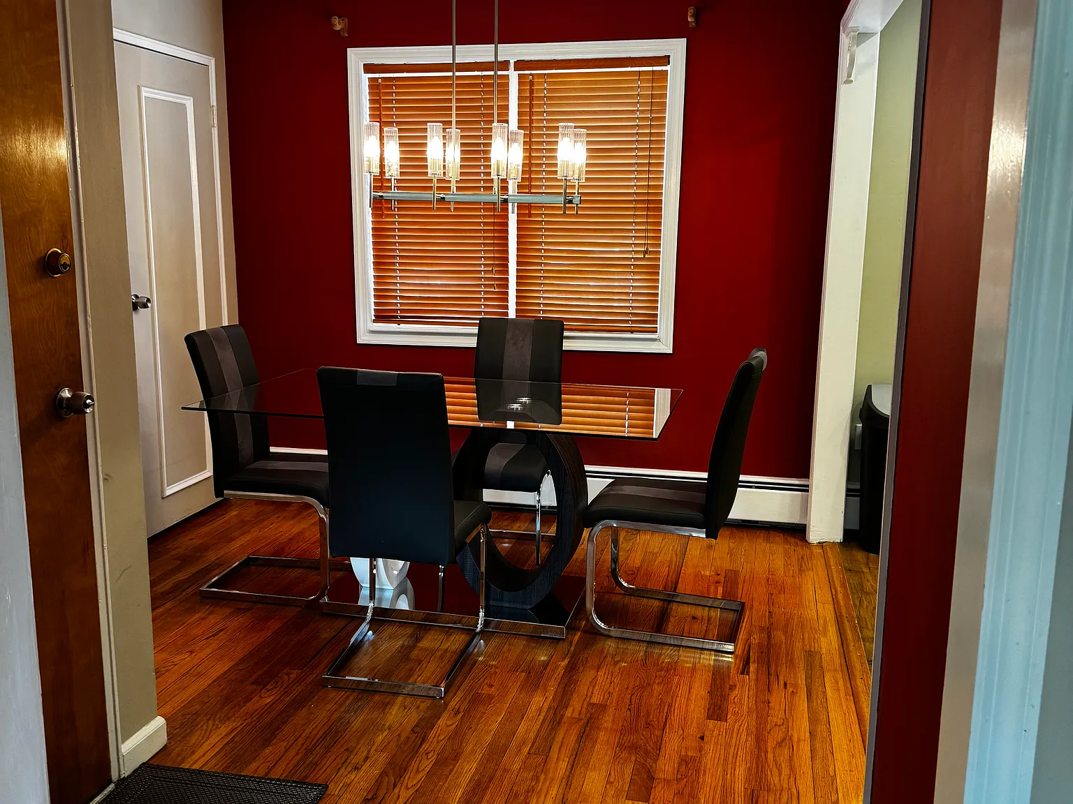 1 bed, 950 sqft, $2,300 — Photo 4