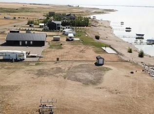 4 Beach Rd, Grandview Beach, SK S0G1C0