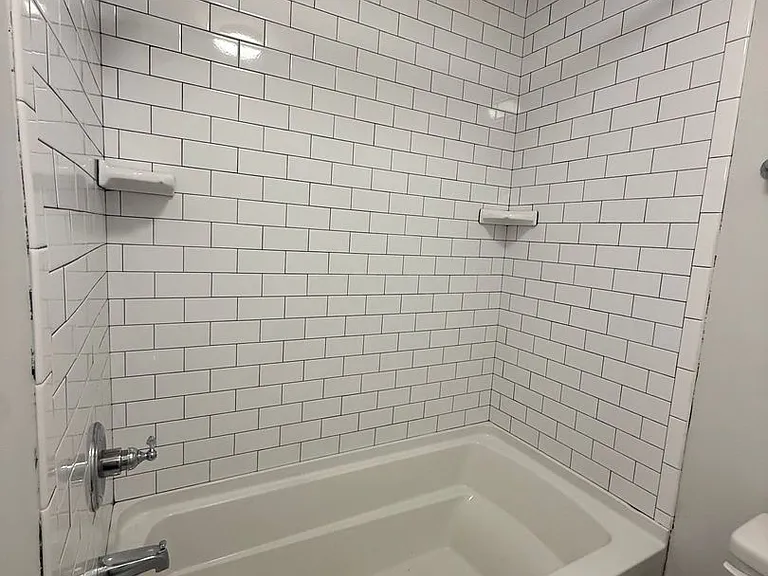 The Ridgewood Apartments in Woodbine - Remodeled Units - Gated Access - Convenient - Ample Parkin... — Photo 14