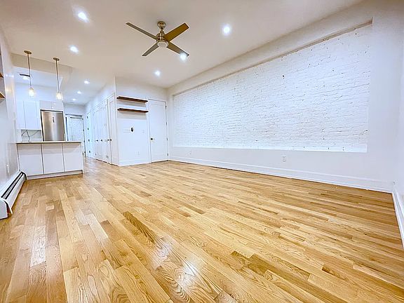 3rd image of 360 W 116th St APT 1