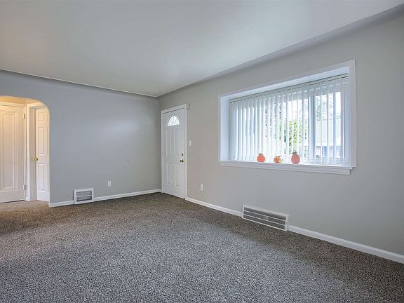 3rd image of 28119 Oneil St