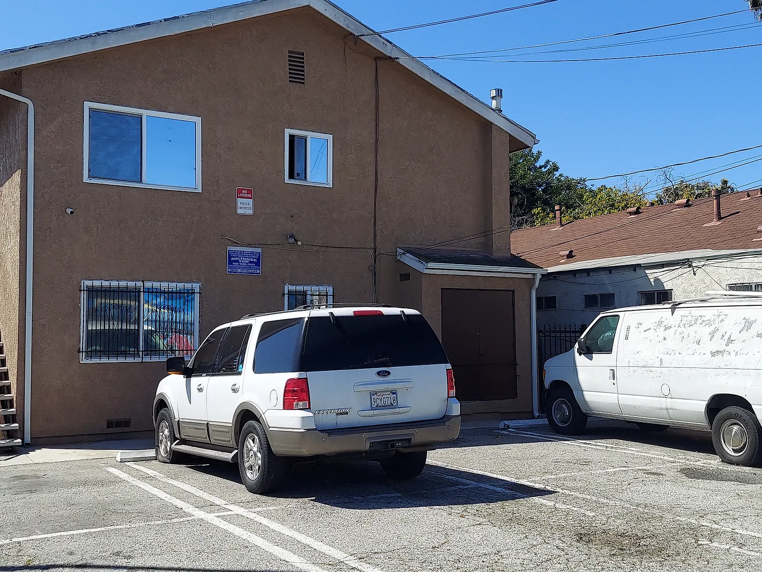 3 bed, 1200 sqft, $3,000 — Photo 2
