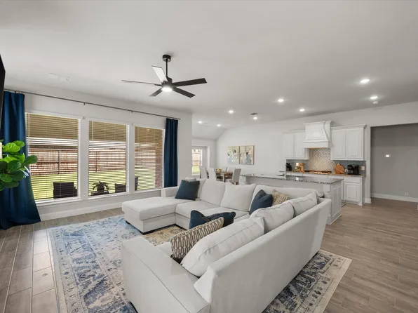 2406 Warrington Pl, Venus, TX 76084