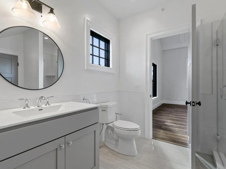"Middlesex" -1BR / 1BA @ 96 East Ave