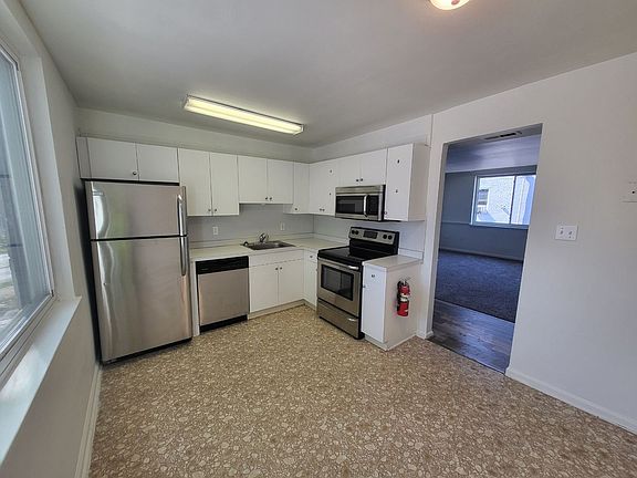 3rd image of 600 Gay St #B8