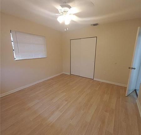 4th image of 710 NE 131st St #B