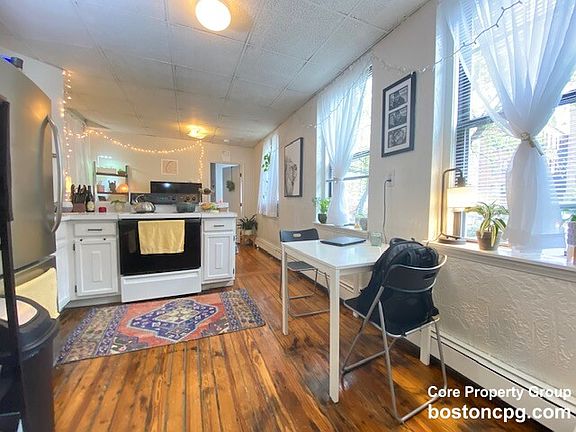 3rd image of 23 Charter St #1