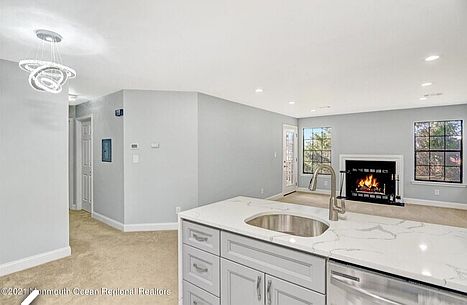 4th image of 442 Meade Ct