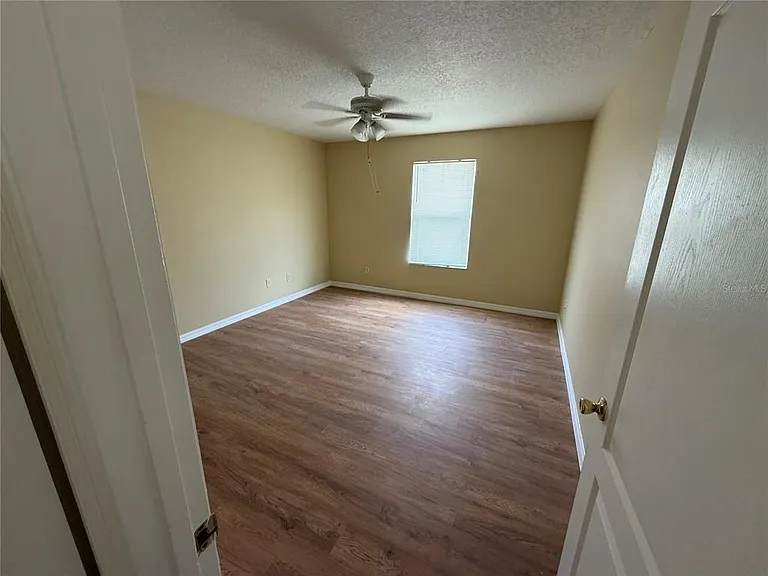 933 Whispering Cypress Ln — Photo 11