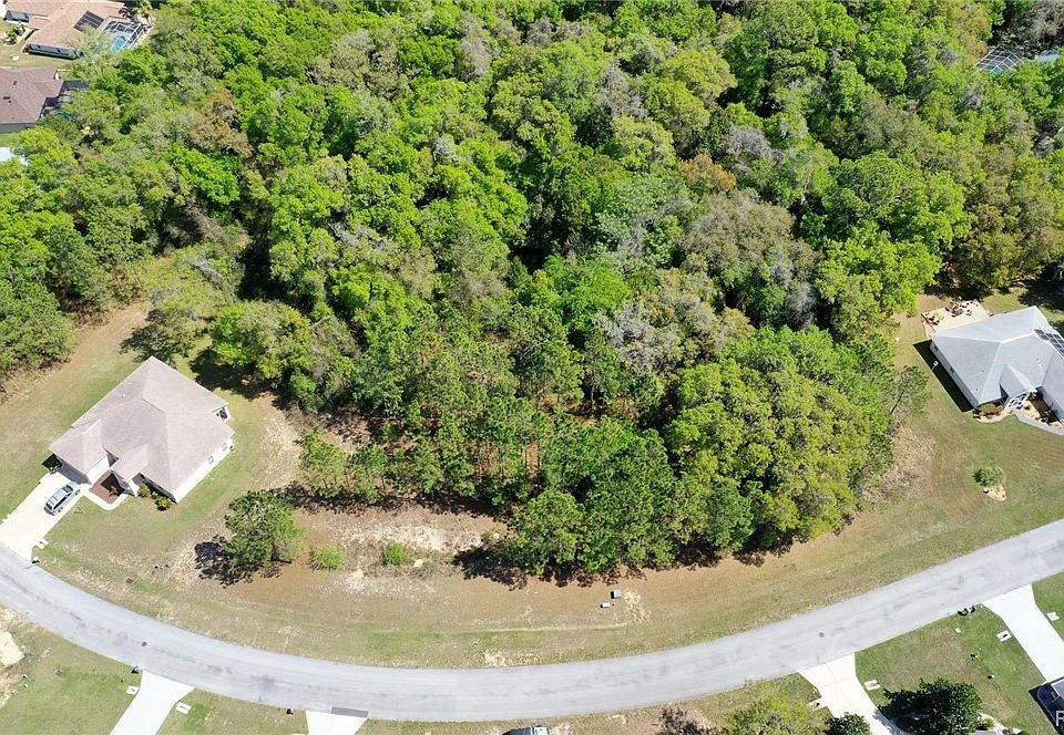 1st image of 3315 N Canterbury Lake Dr