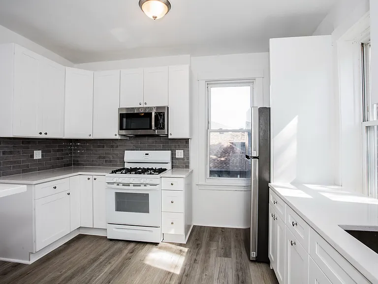 4632 W Barry Ave #2 — Photo 11