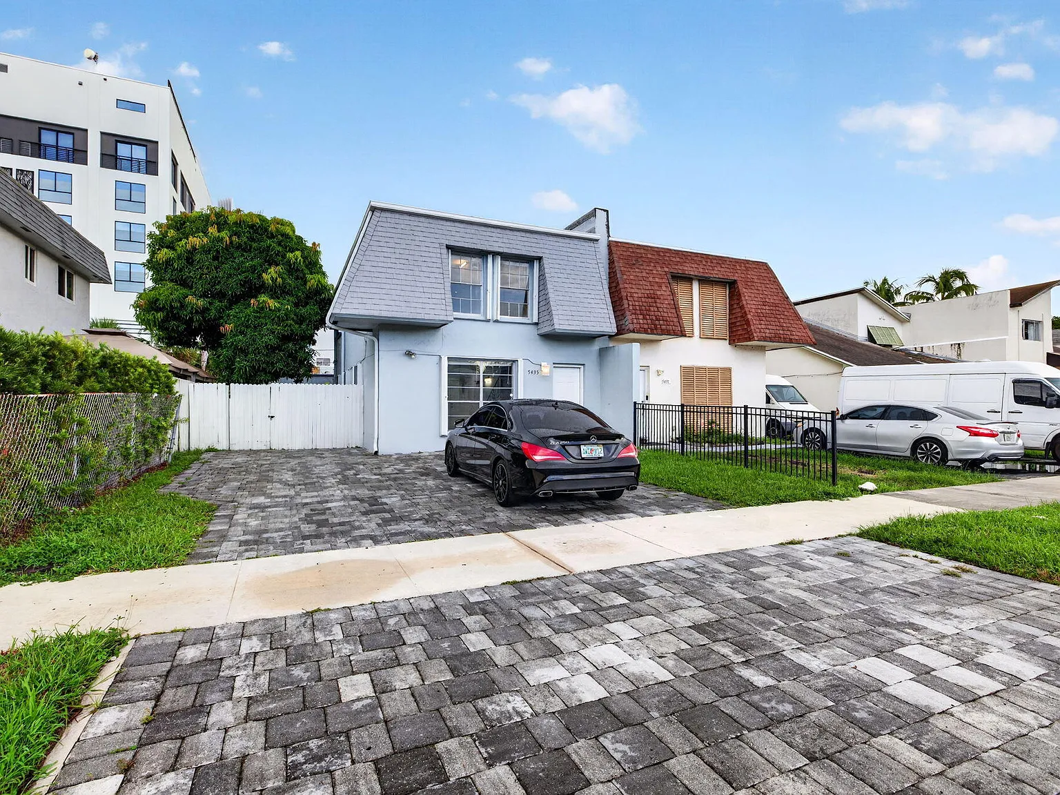 3 bed, 2.5 bath, 1728 sqft, $3,500 — Photo 1