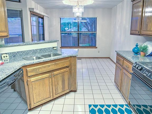 5th image of 6733 NW 124th Ter
