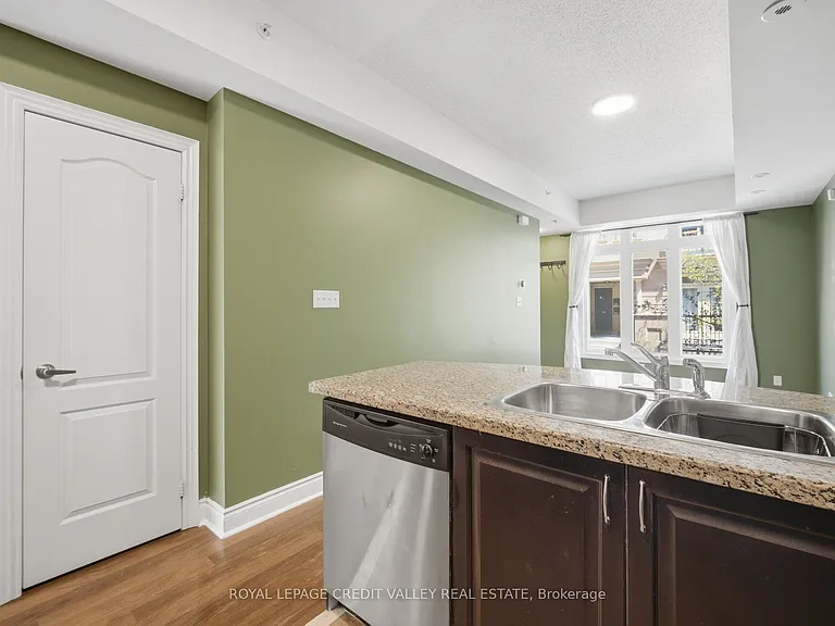 88 Carr St #Townhouse 21 — Photo 11